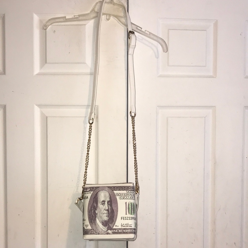 NWT Women’s Money Print Crossbody Bag
